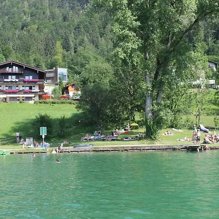 Ticklhof Am See Guest house Thiersee