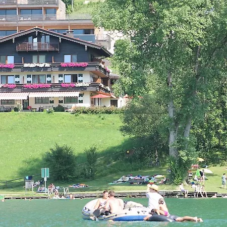 Ticklhof Am See Guest house