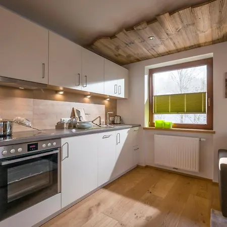 Ticklhof Am See Guest house Thiersee